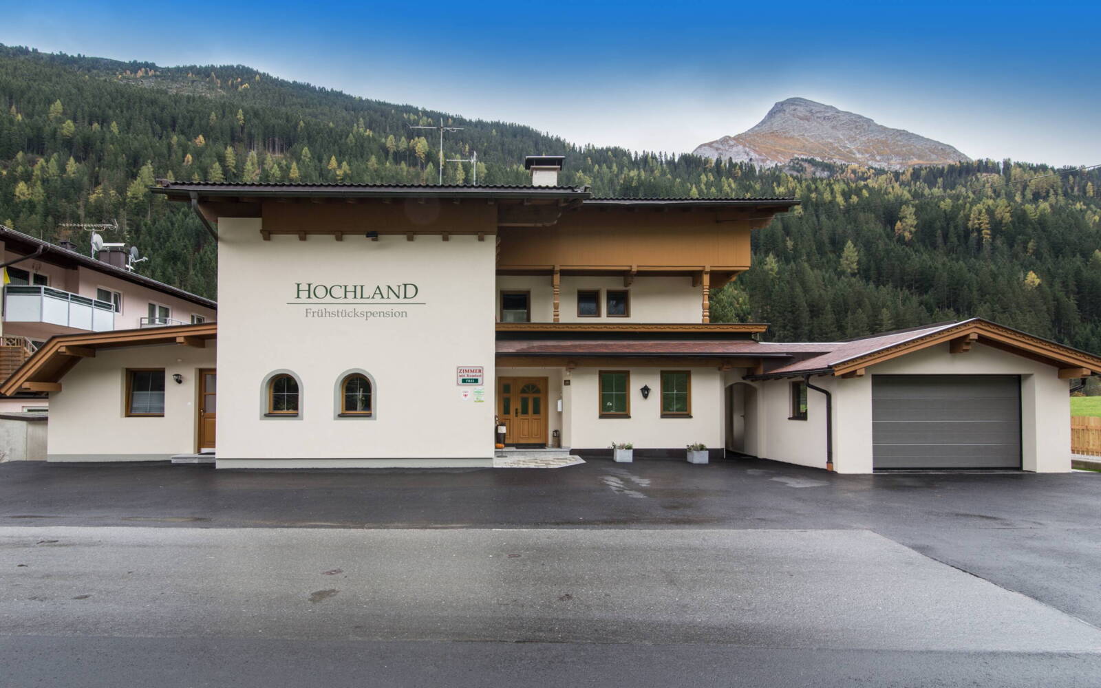 Hochland Tux